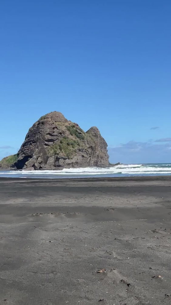 Piha Beach Marine Parade North