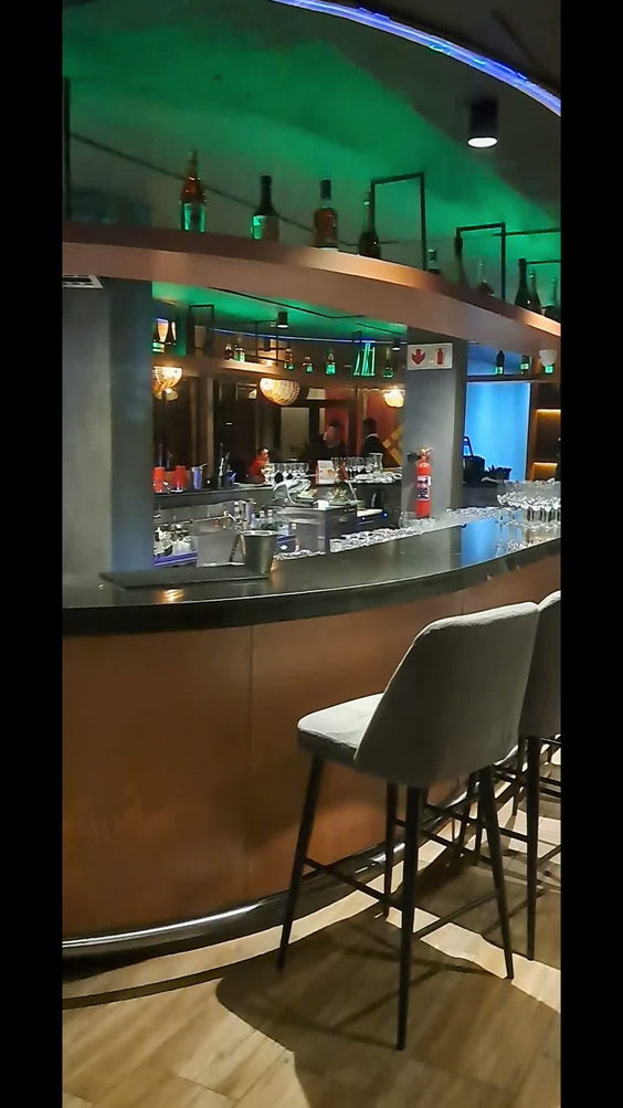 La Salud kitchen and Lounge