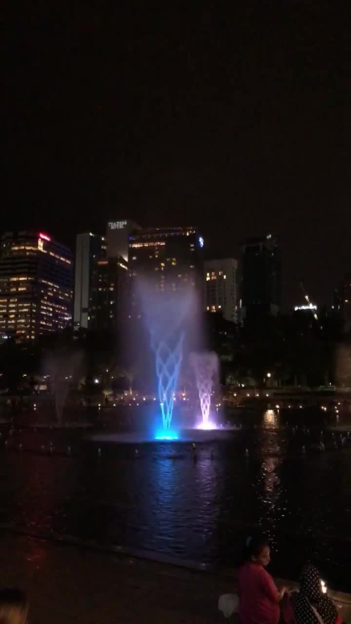 Symphony Lake Water Show