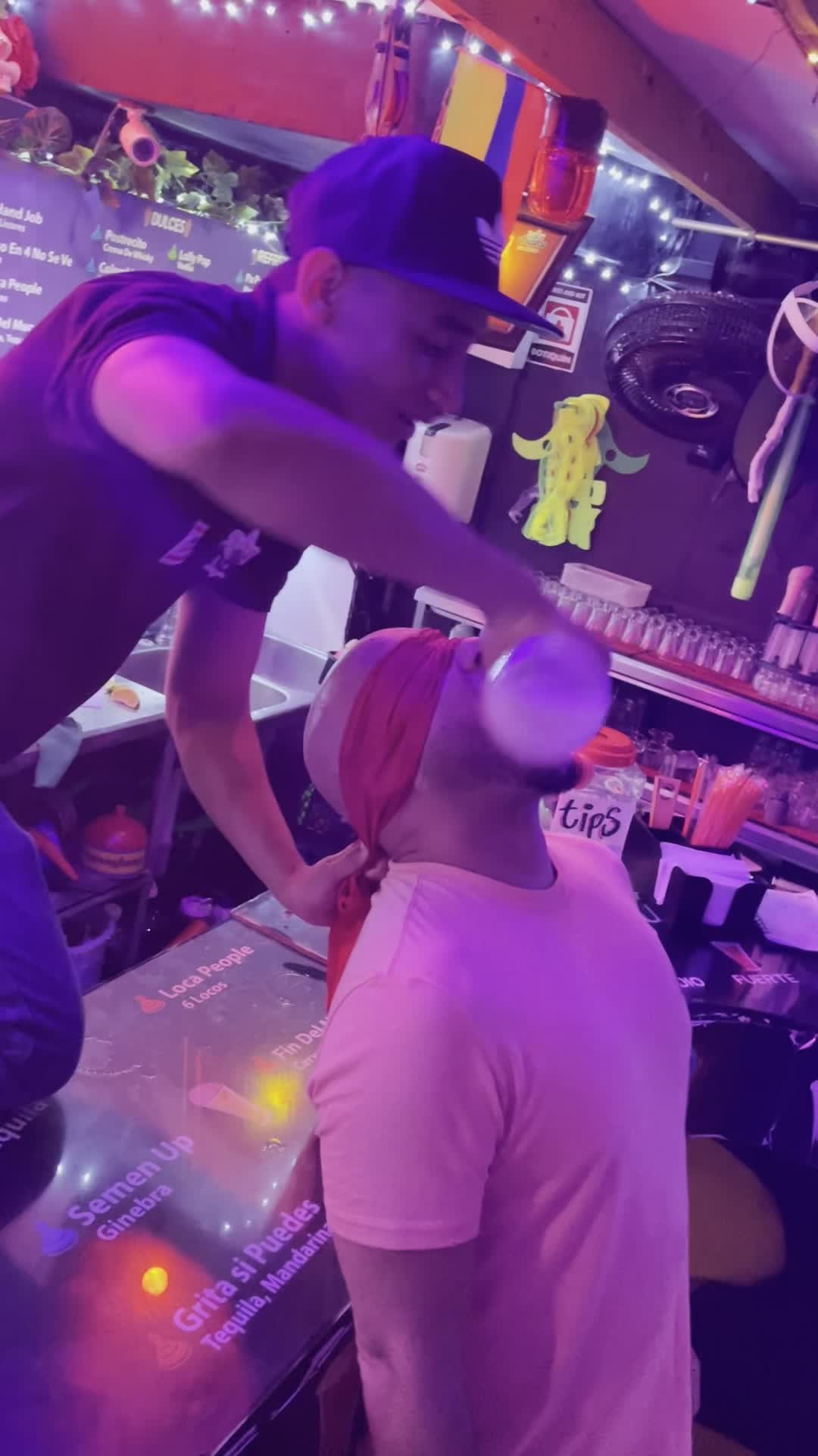 Video review of Parque Lleras