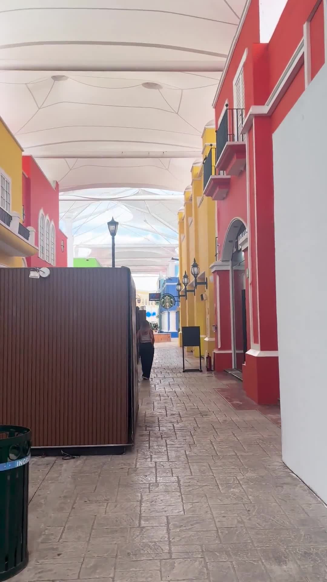 Video review of La Isla Shopping Village