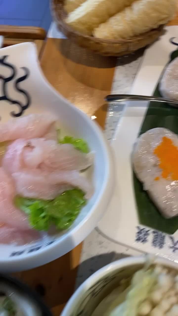 Video review of Da Long Yi Hot Pot
