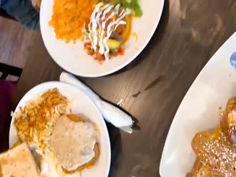 Broken Yolk Cafe