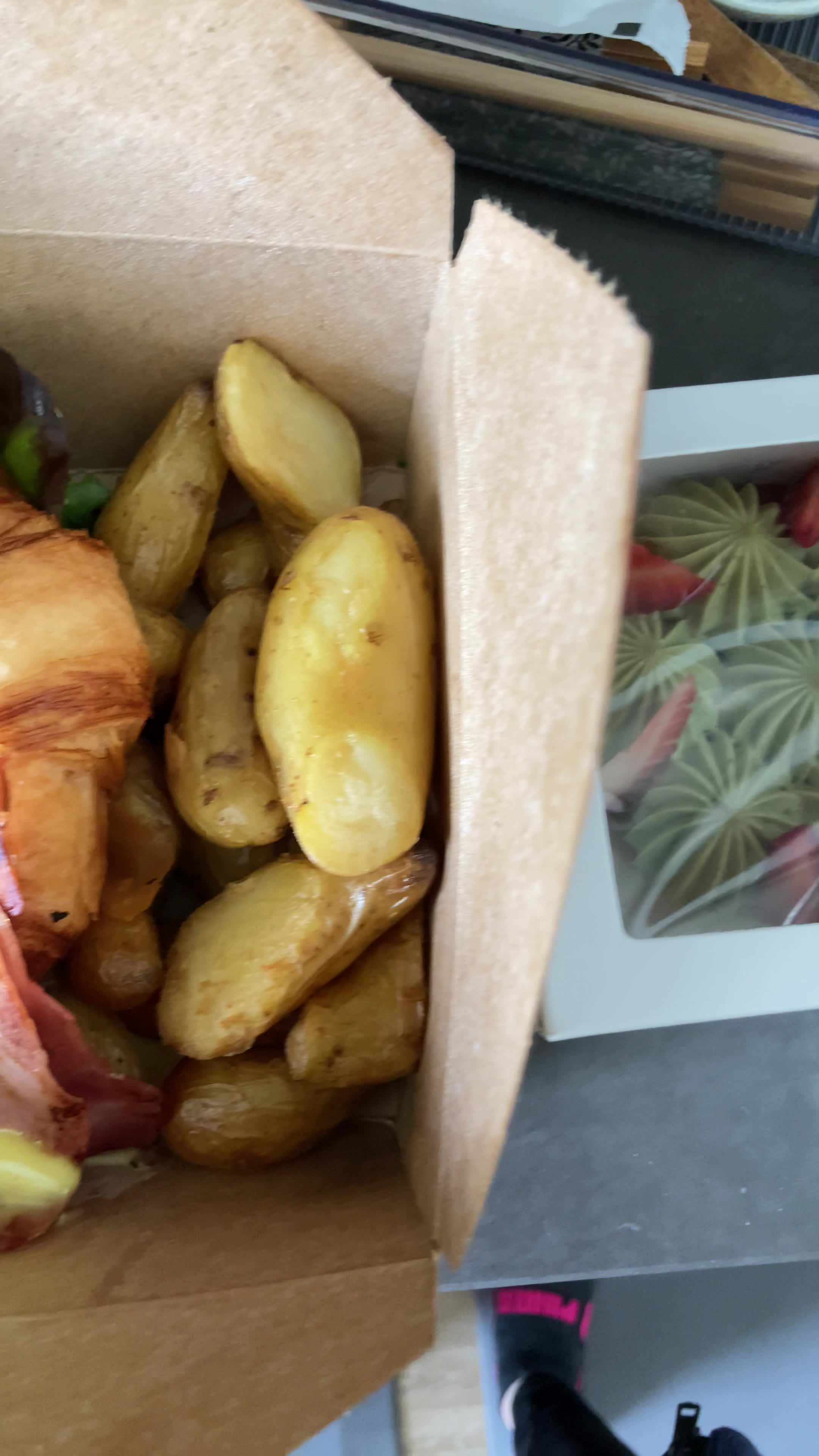 Farine Bakery & Café