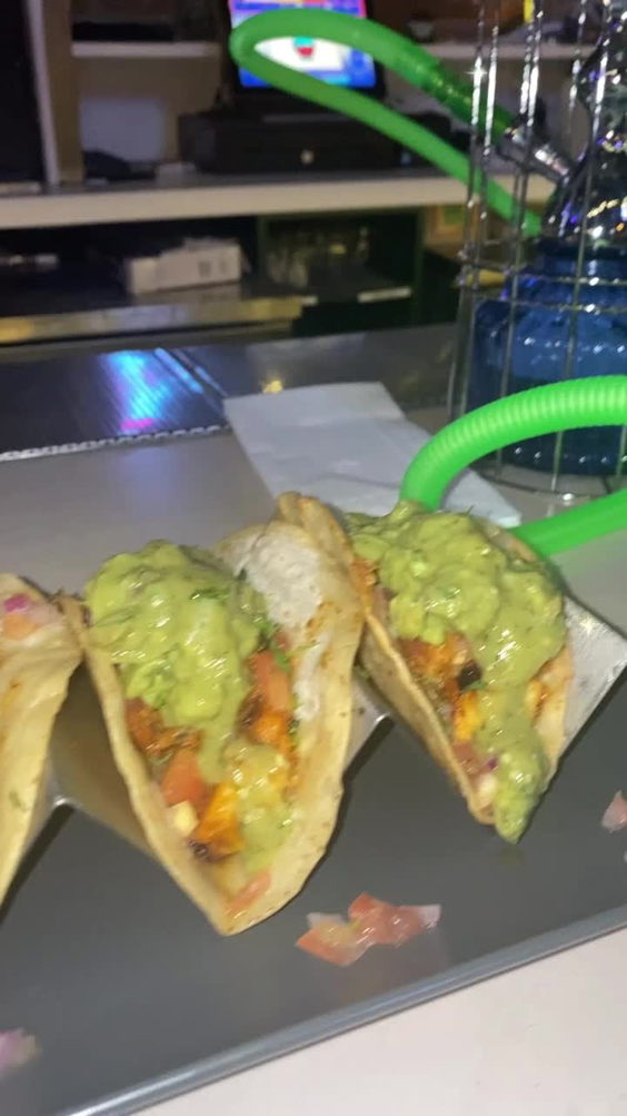 Tu mama bar and grill