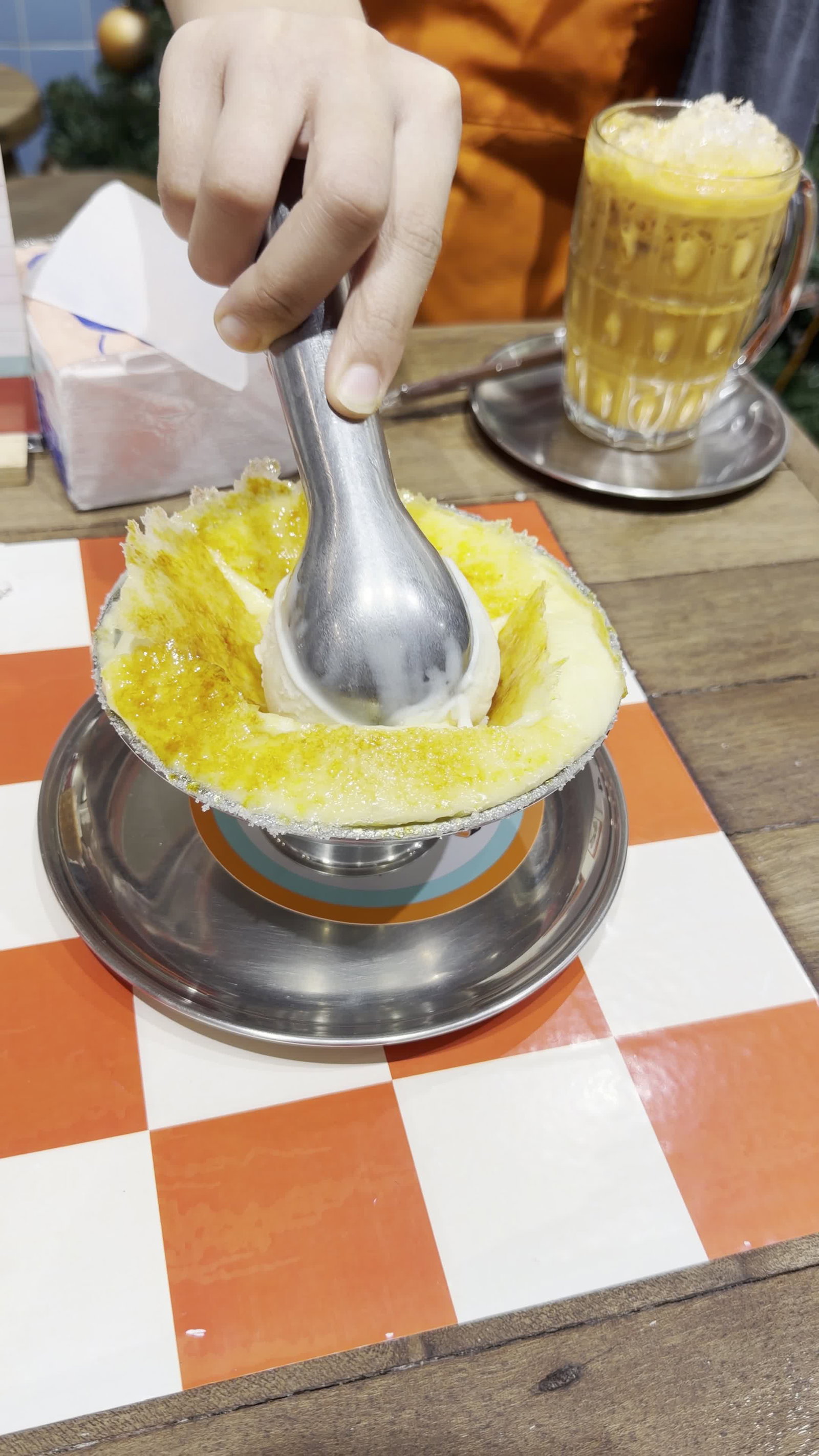 Video review of Mae Duen Thai Dessert (ขนมไทยแม่เดือน)