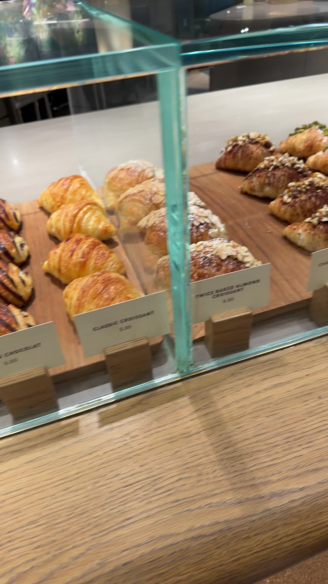 Video review of Starbucks Reserve Roastery