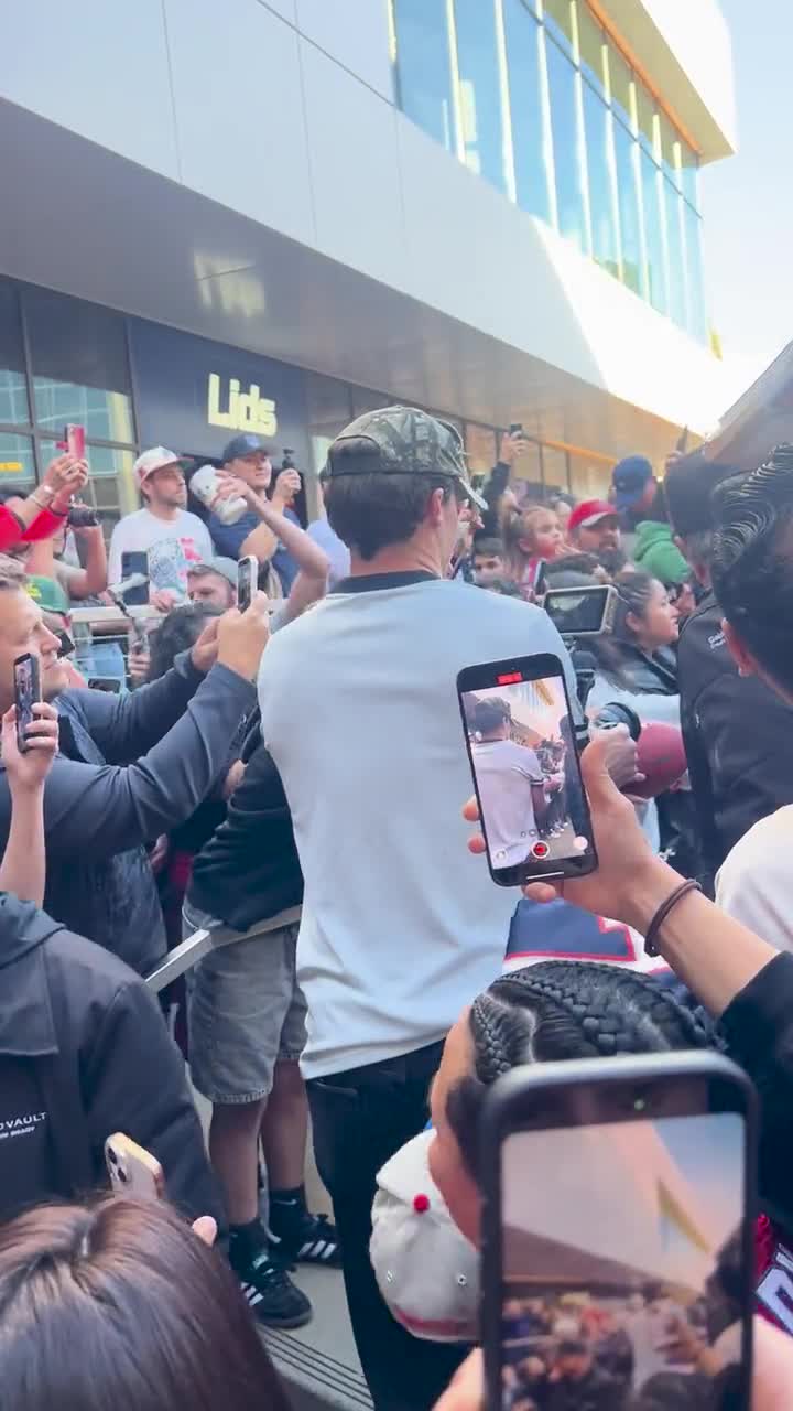 CardVault by Tom Brady DOCO