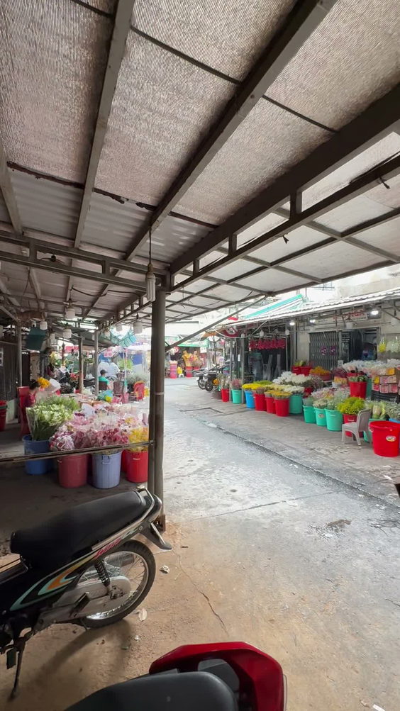 Ho Thi Ky Flower Market