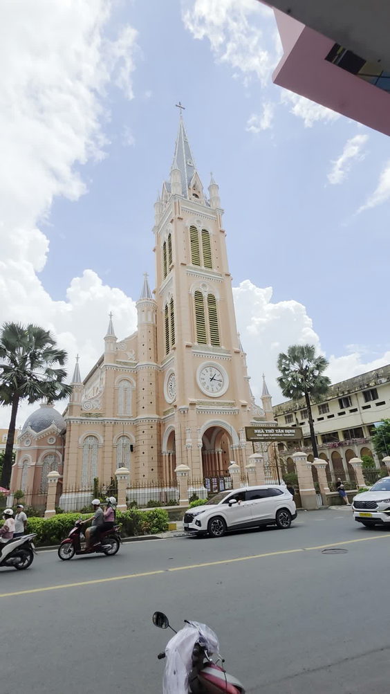 Nhà Thờ Tân Định (Tan Dinh Church)