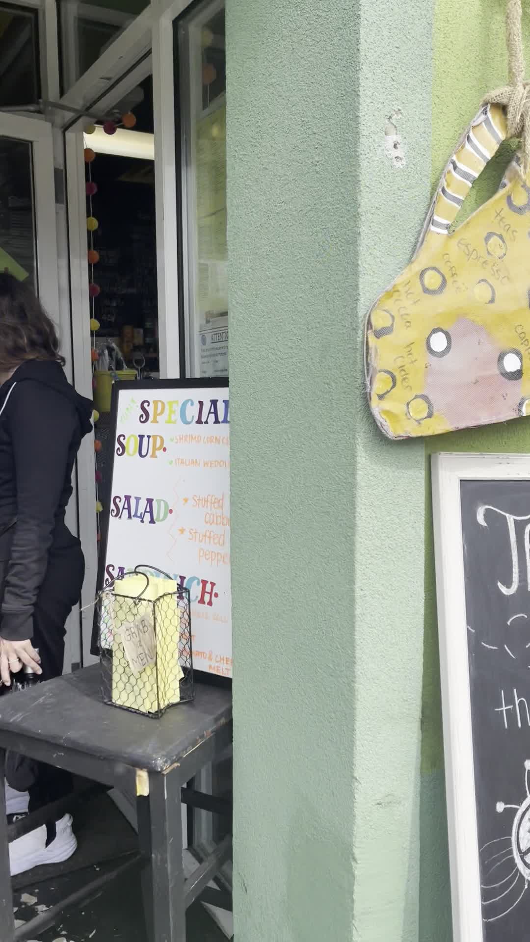 The Bee's Knees Cafe