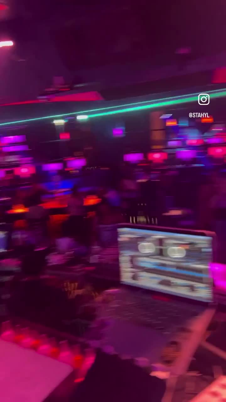 Video review of Blue Martini