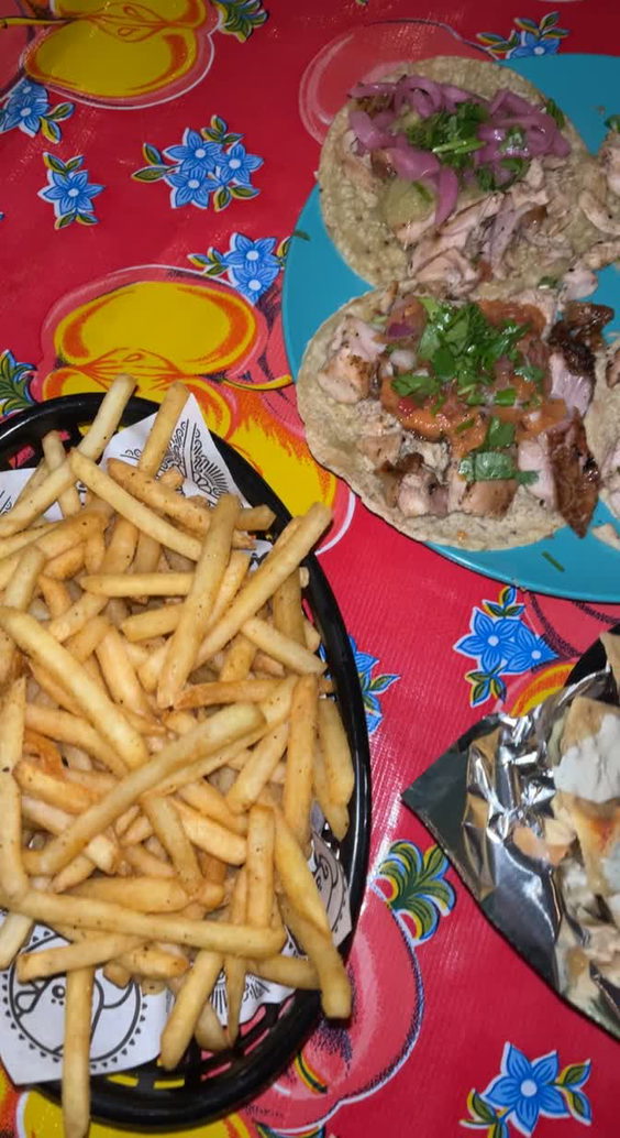 Los Pollos