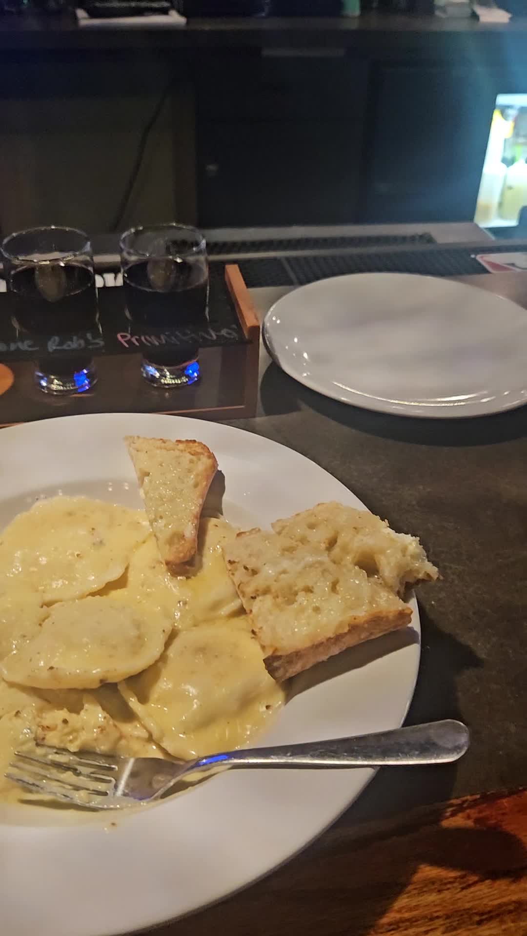 Ella's kitchen + wine bar