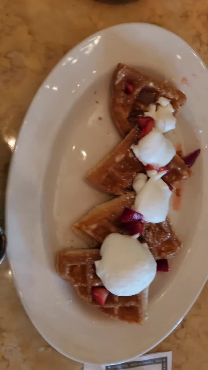 Video review of The Cheesecake Factory