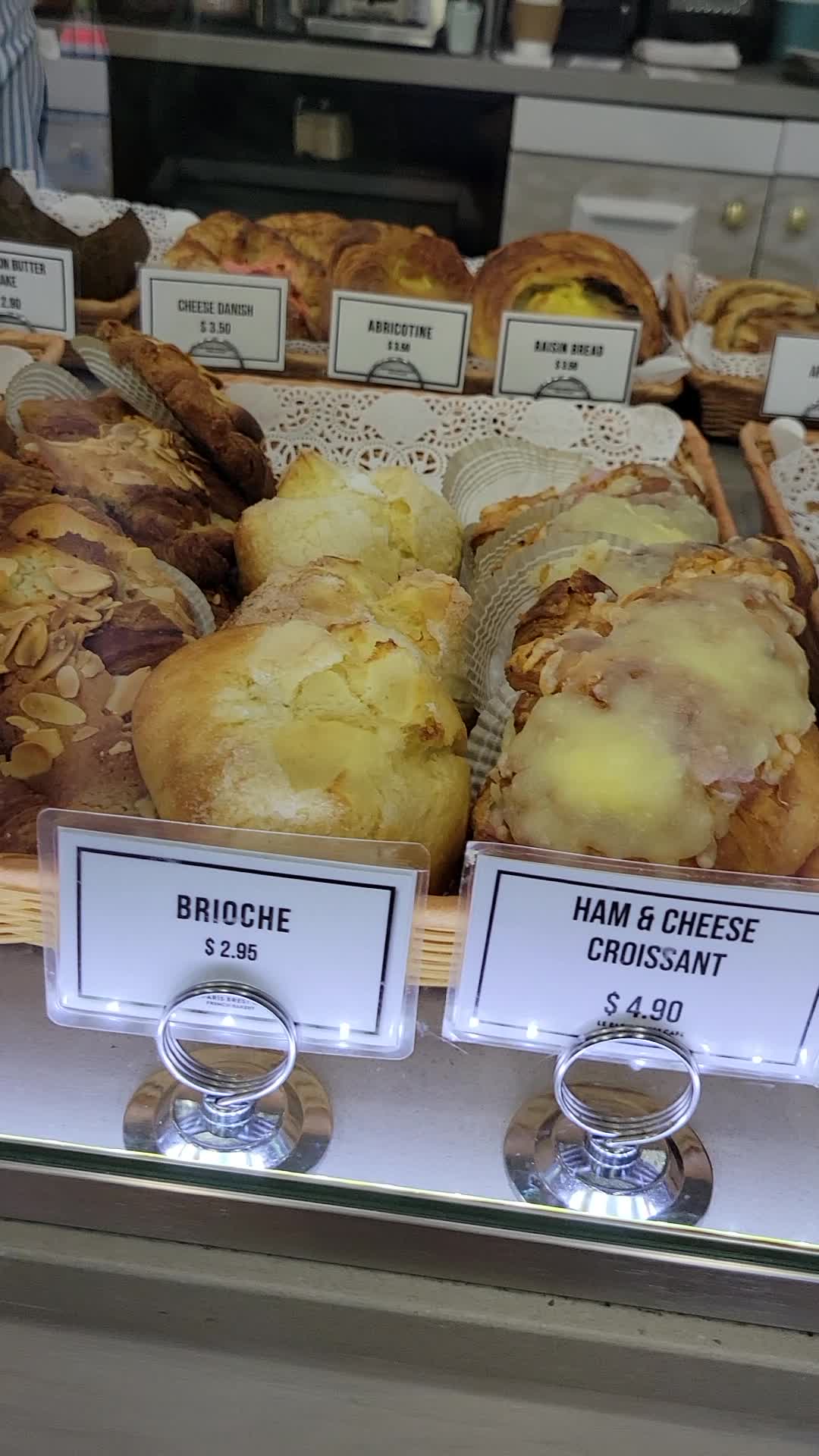 Le Paris Brest Cafe