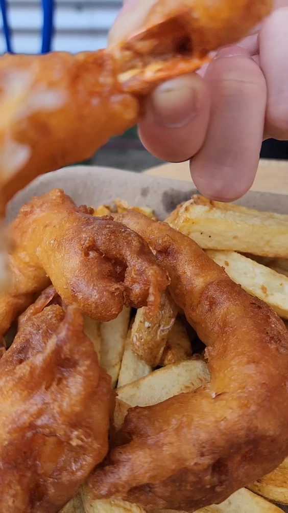 Somthin Fishee