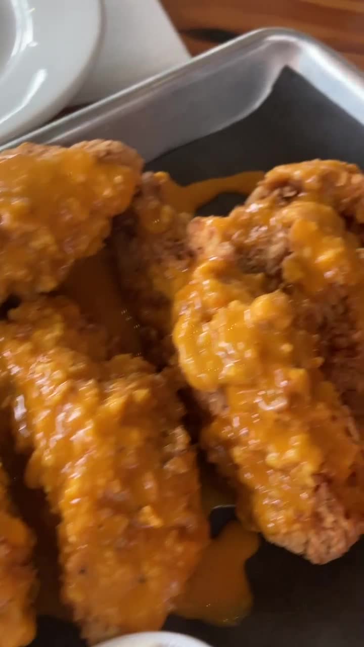 Chomp Kitchen and Drinks