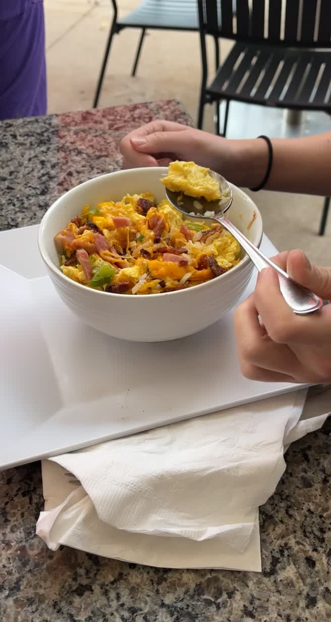 Newton's Paradise Cafe