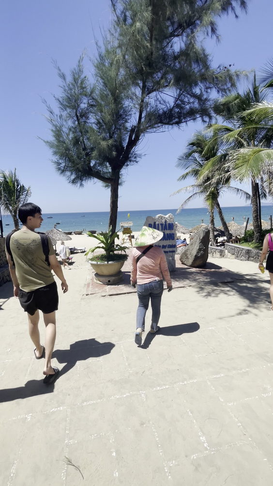 Bãi Biển An Bàng (An Bang Beach)