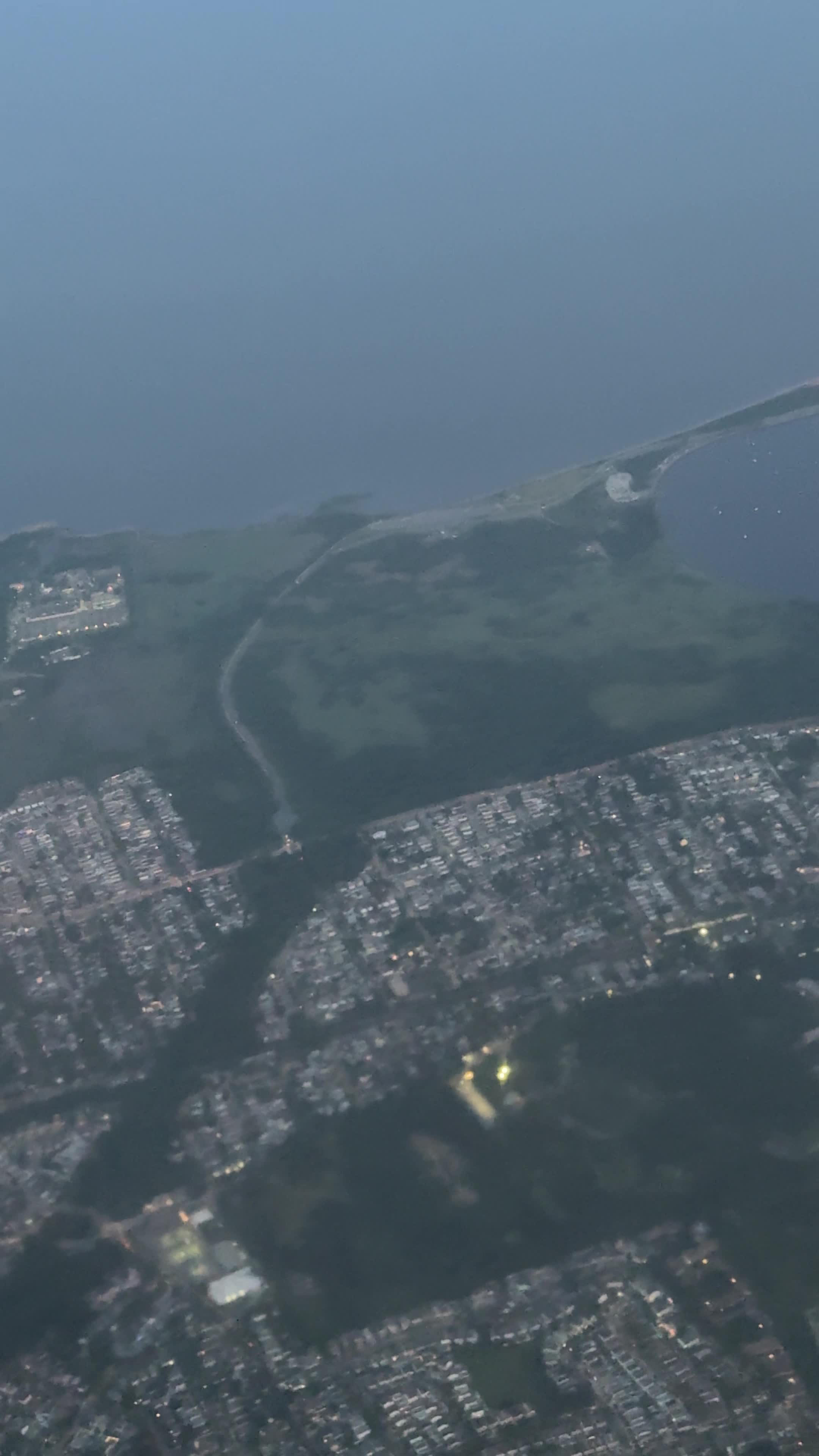LaGuardia Airport (LGA)