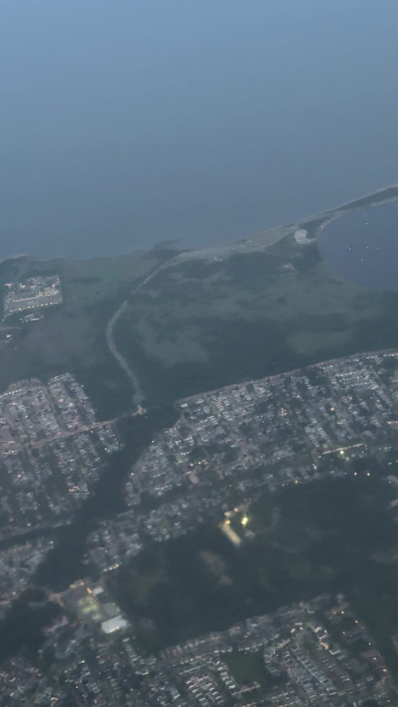 LaGuardia Airport (LGA)