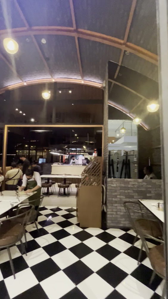 Pound x Flatterie | Ayala Malls Manila Bay