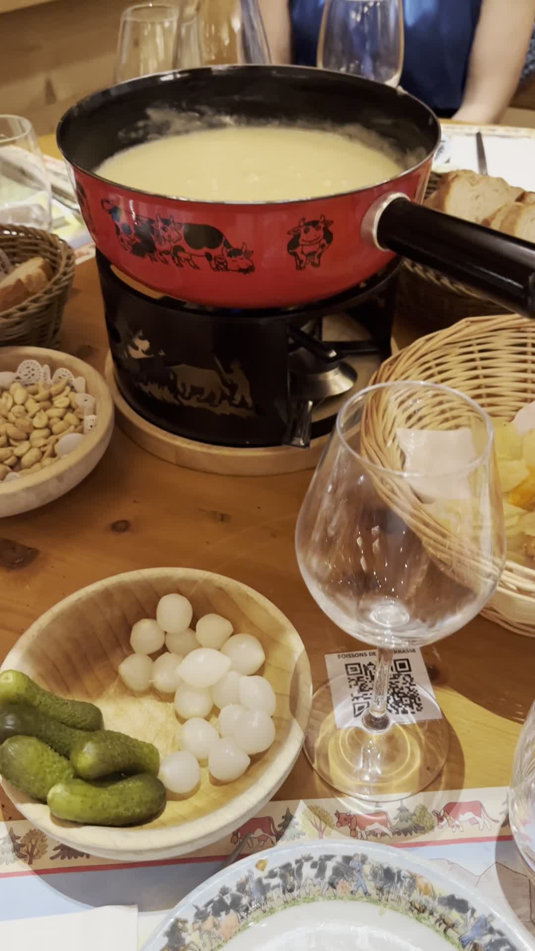 Video review of Le Chalet de Gruyères