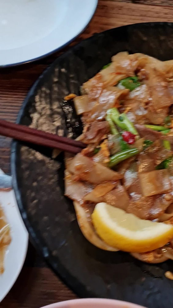 Show Neua Thai Street Food