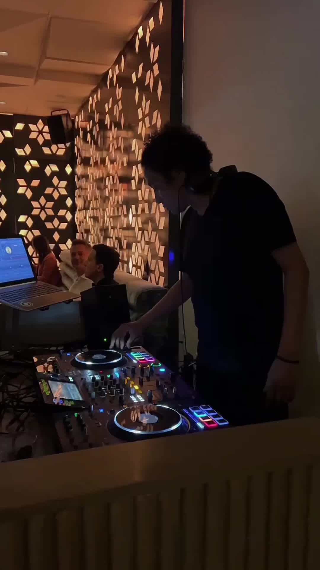 Video review of Huntress