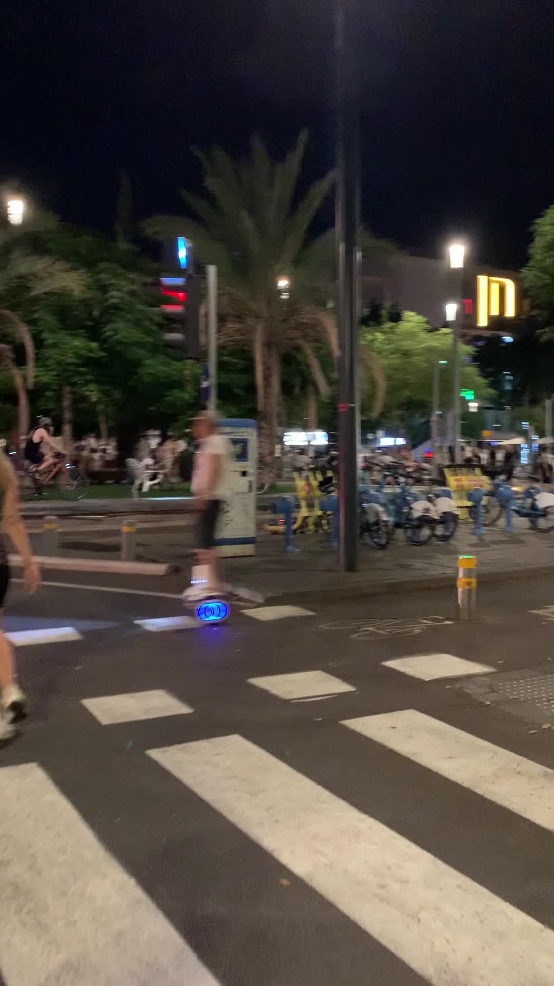 Video review of Rabin Square (כיכר רבין)