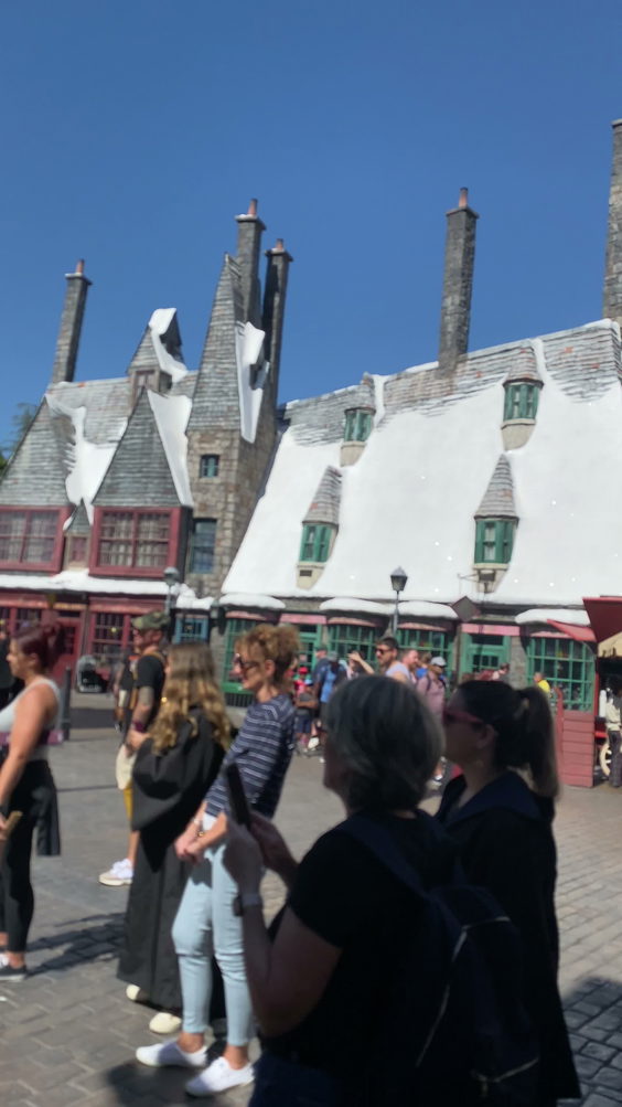 Universal Studio Tour Parking