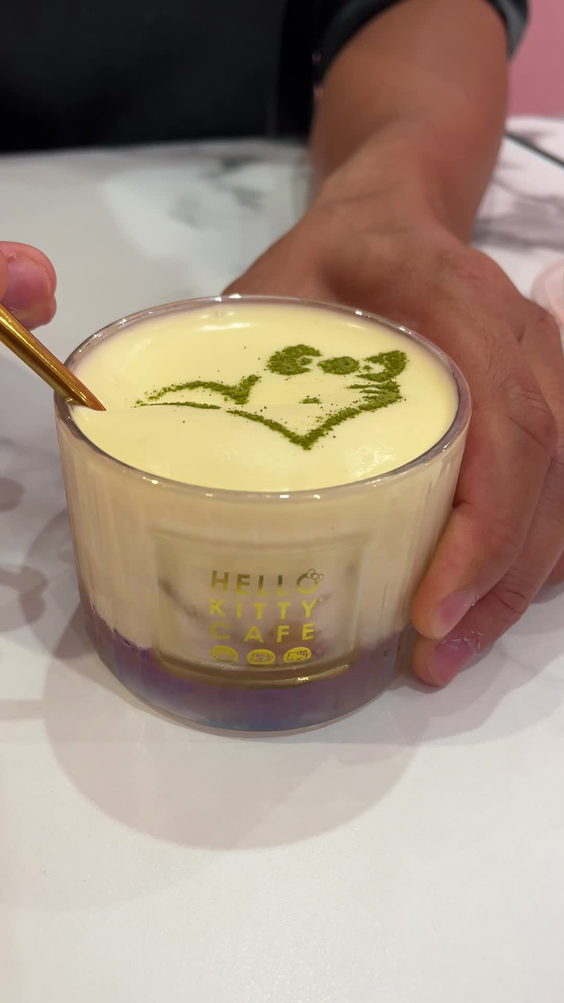 Hello Kitty Cafe
