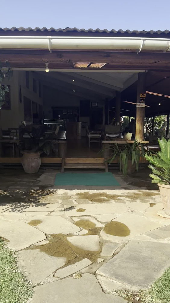 Barney's Bar And Restaurant (Nanyuki Airstrip)