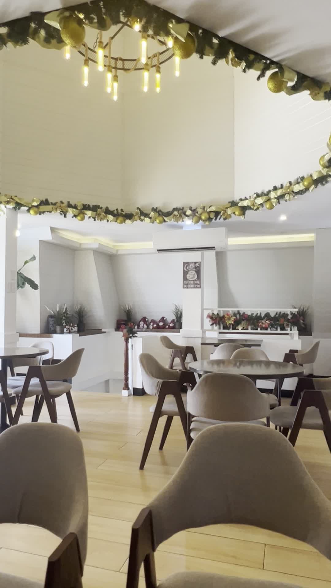 Hillbarn Cafe & Restaurant