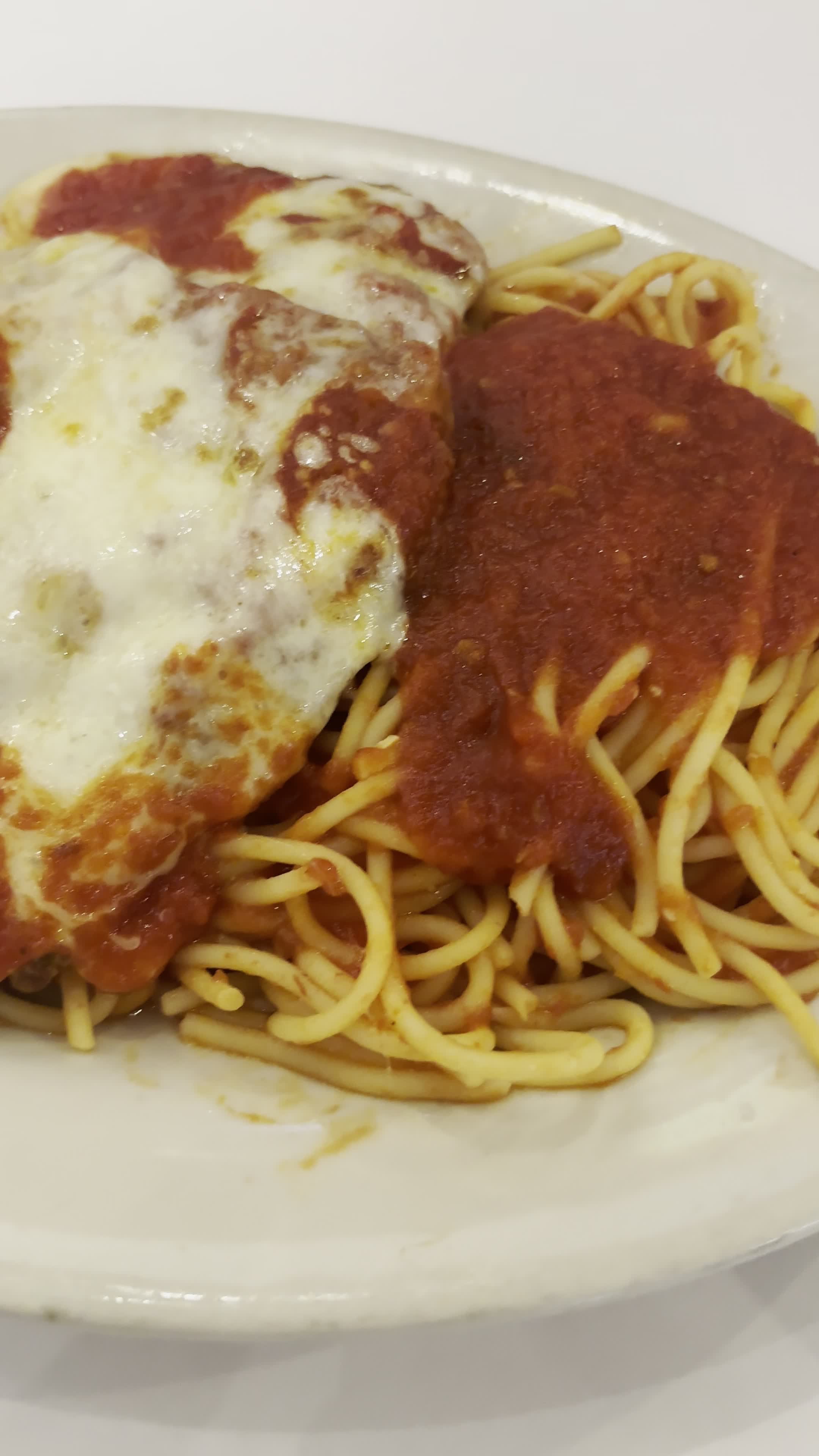 Video review of Umberto's Pizzeria of Huntington