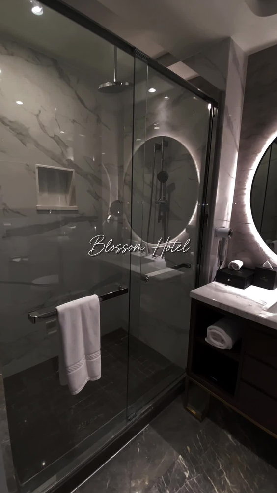 Blossom Hotel Houston, Curio Collection by Hilton