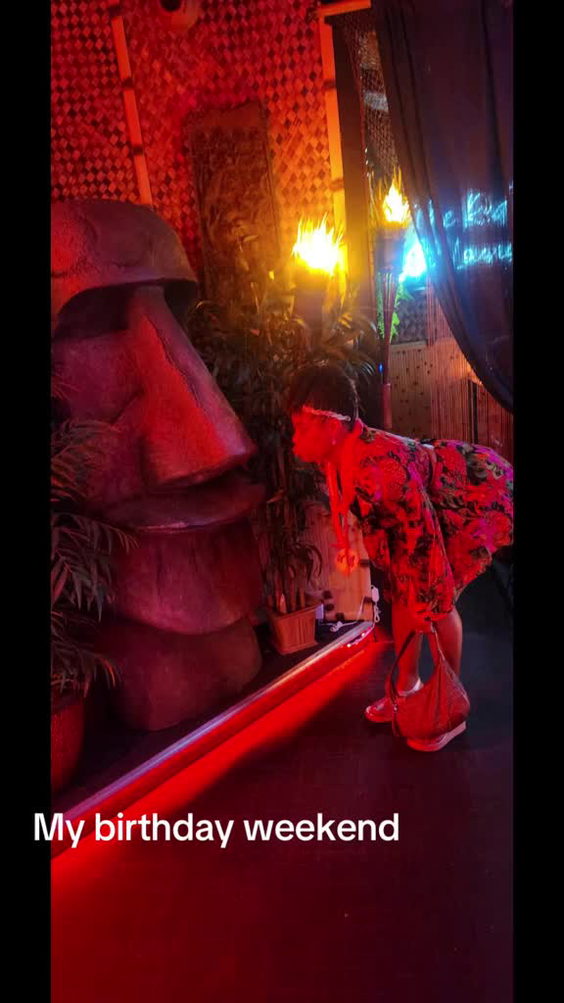 Red Lei Lounge