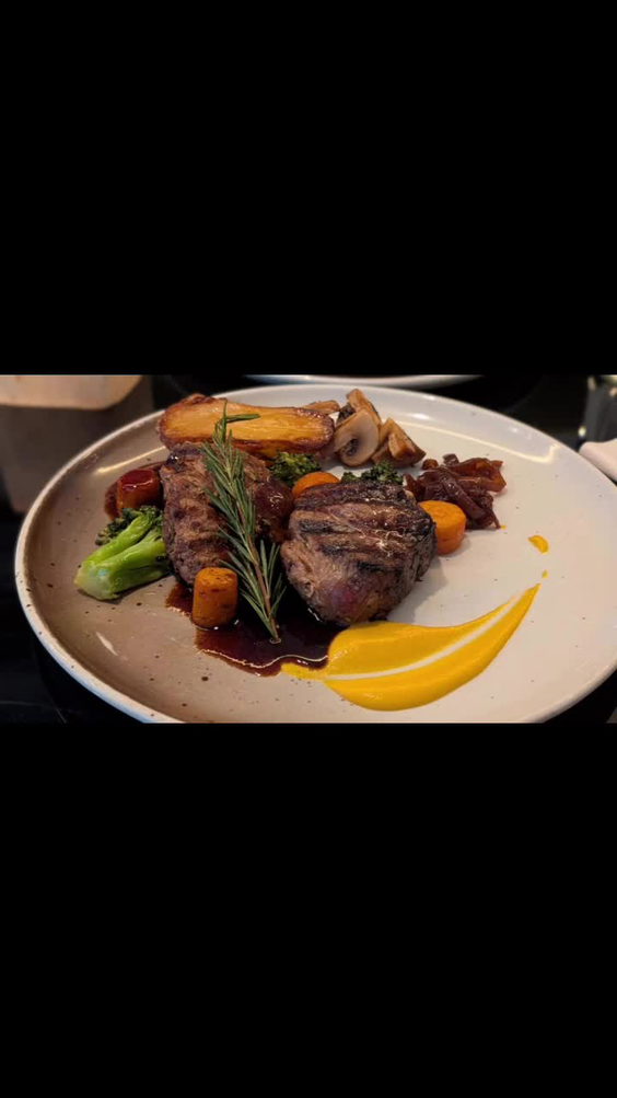 Harry's Seafood And Grill Restaurant