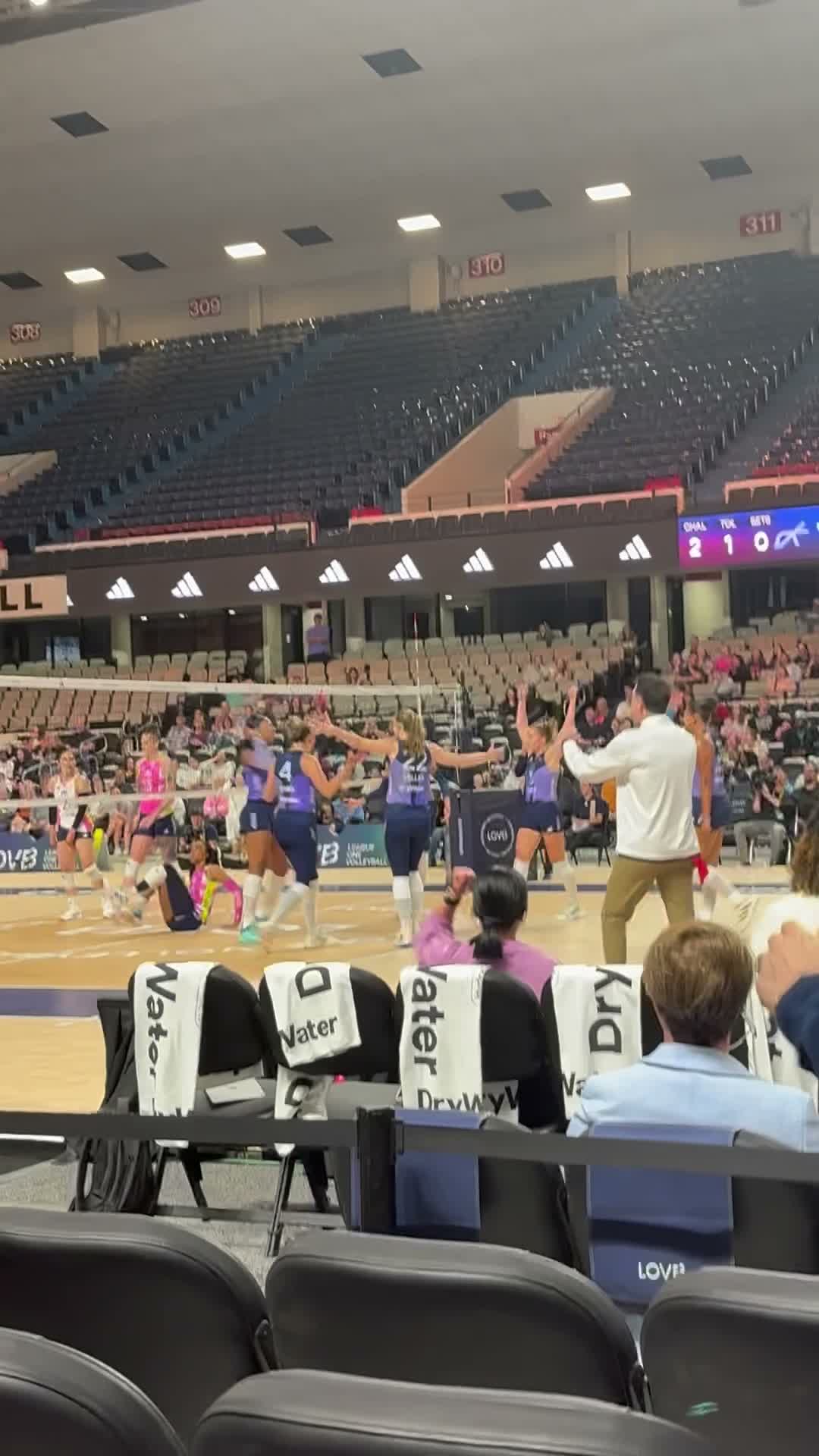 Video review of Kentucky Exposition Center