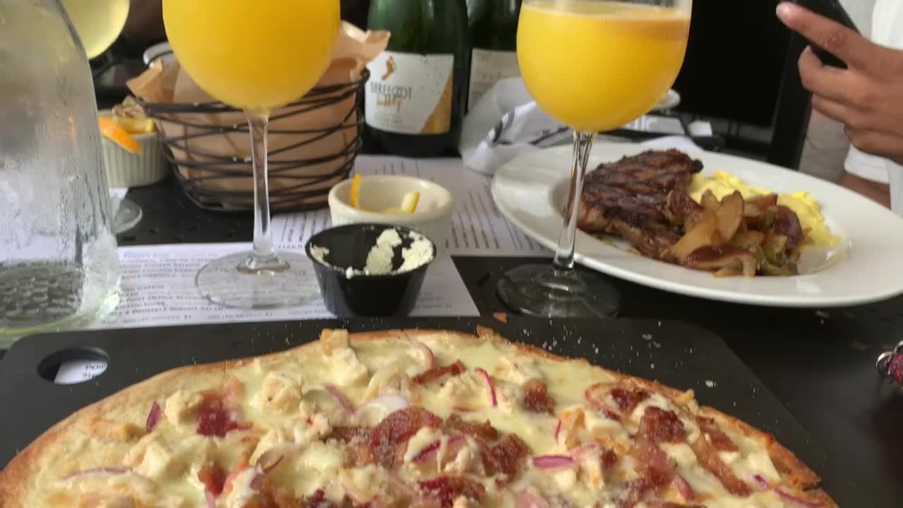 Video review of The Majestic Grille