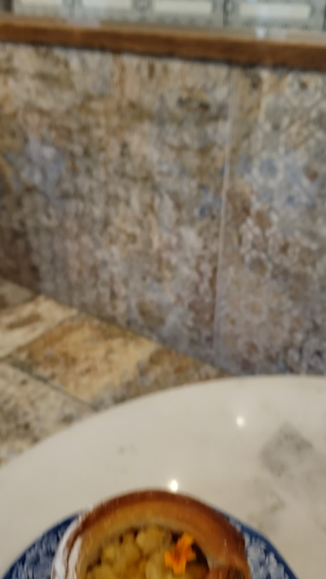 Video review of Maman