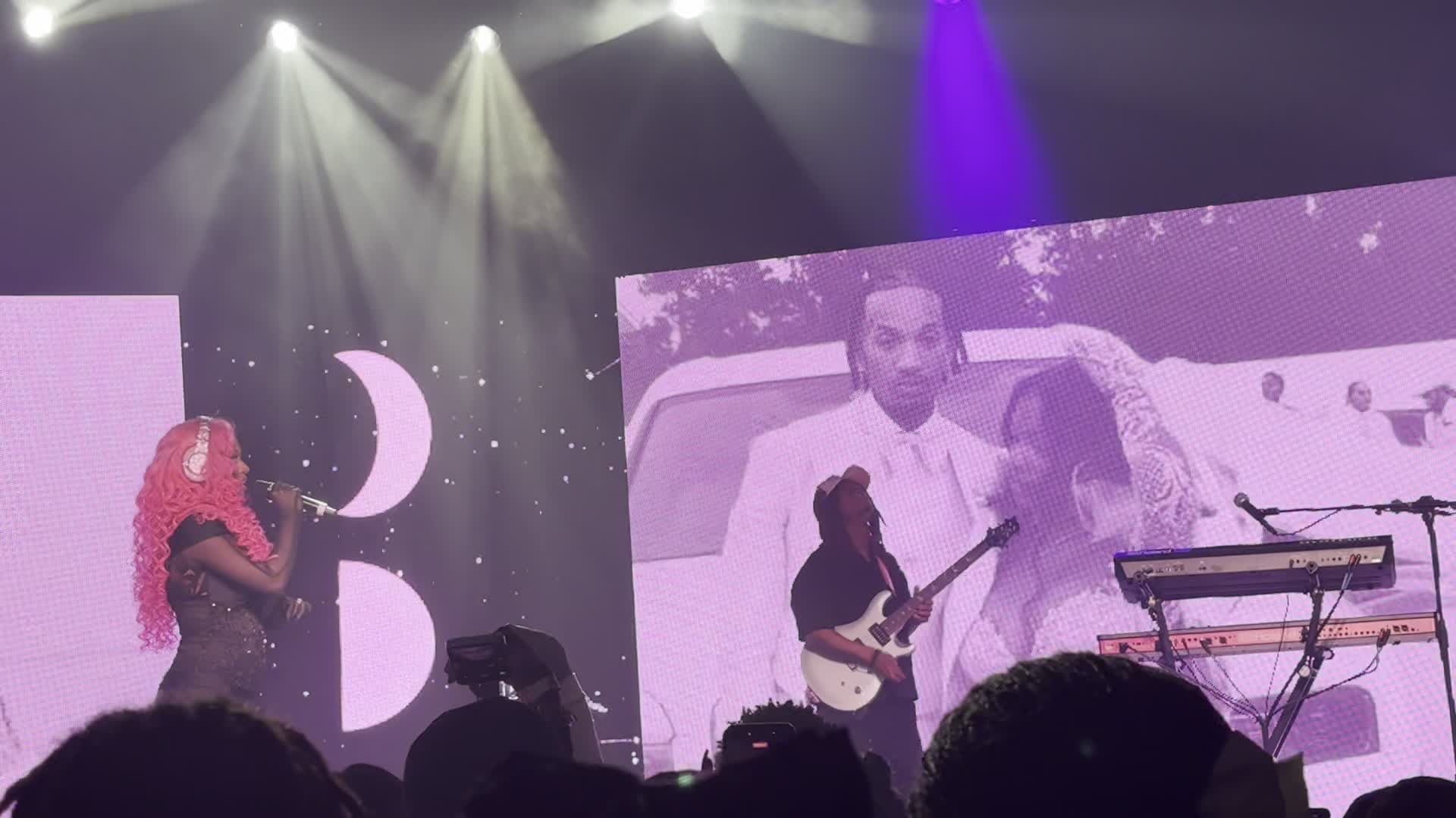 Video review of Warehouse Live