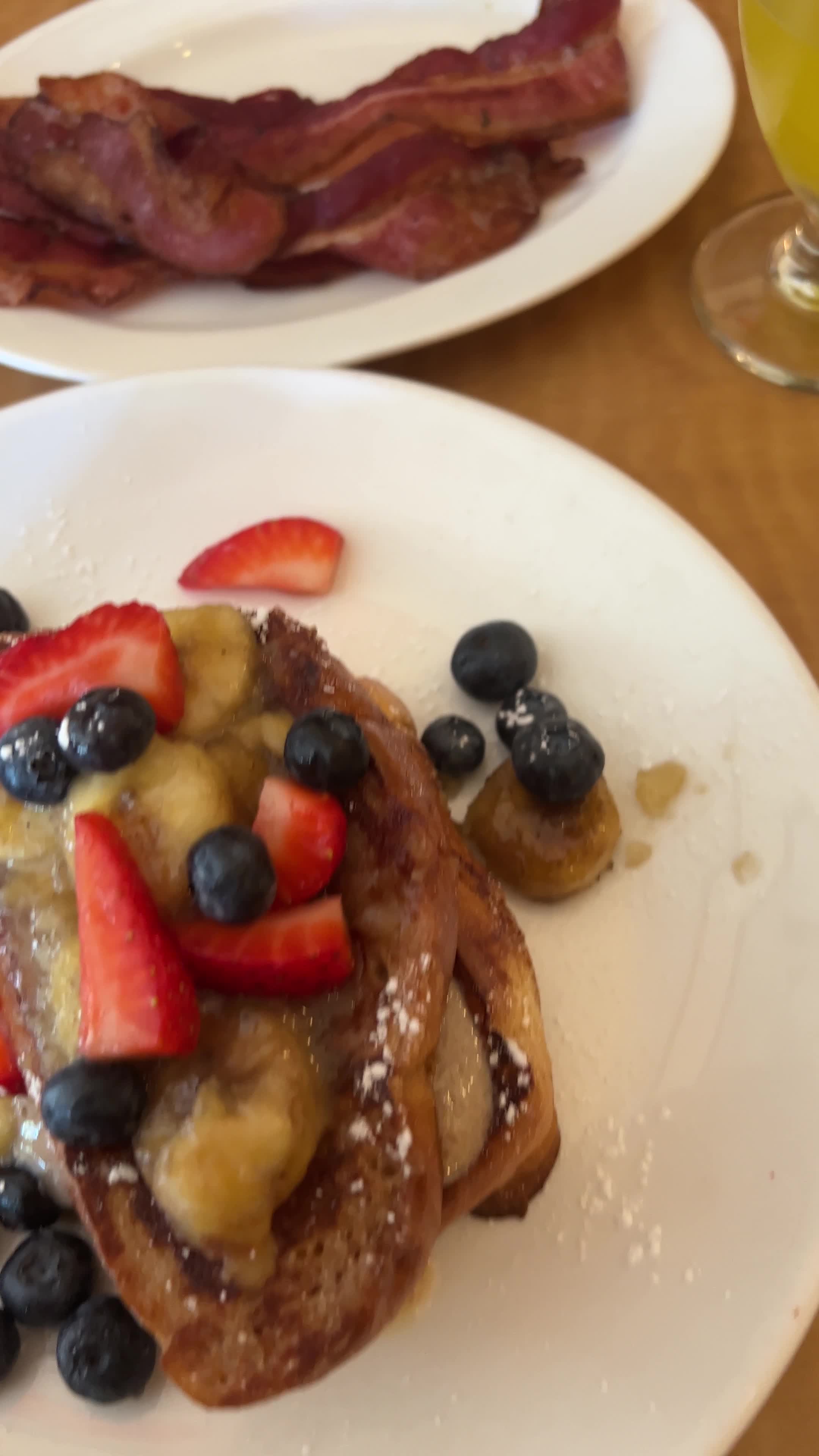 Video review of Cafe M