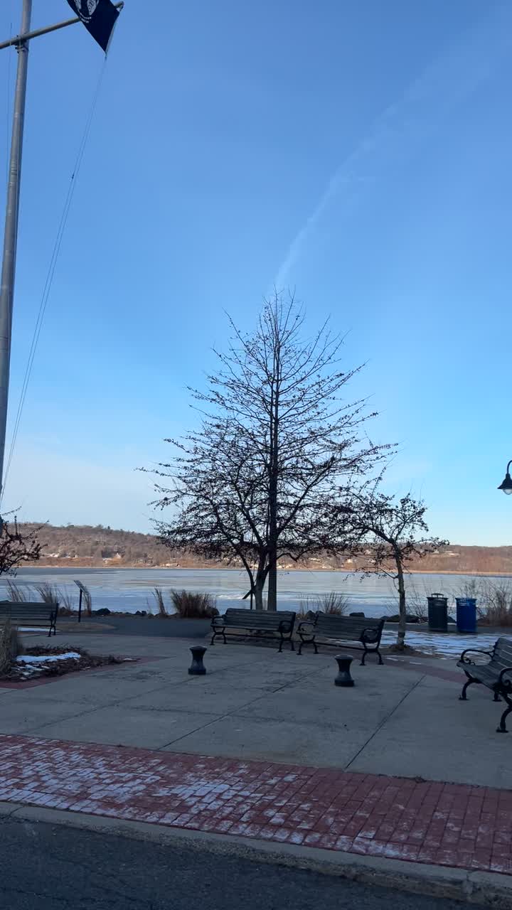Video review of Dobbs Ferry Waterfront Park