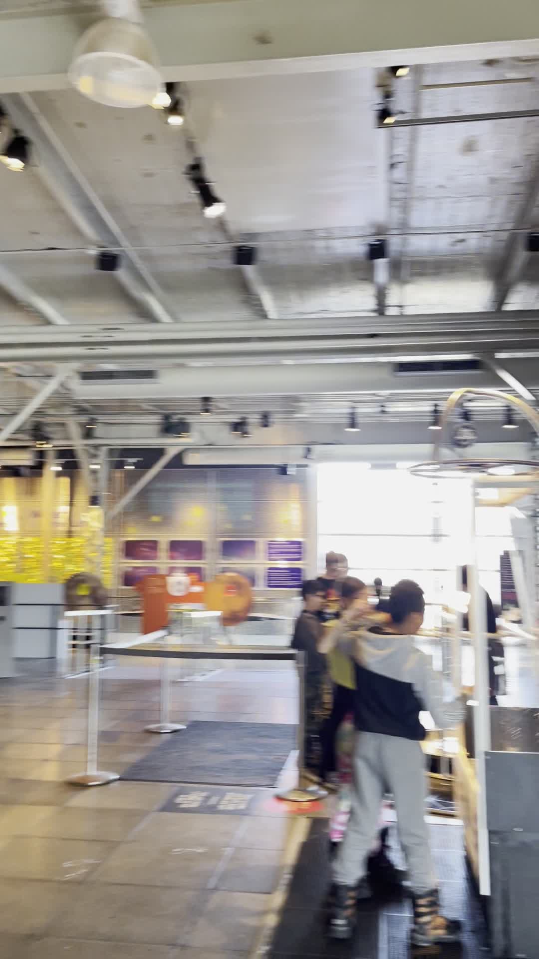 Montreal Science Centre (Centre des sciences de Montréal)
