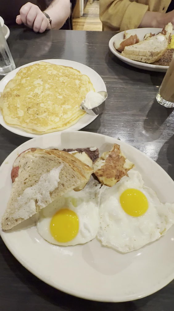 Sleepy Bee Cafe - Downtown