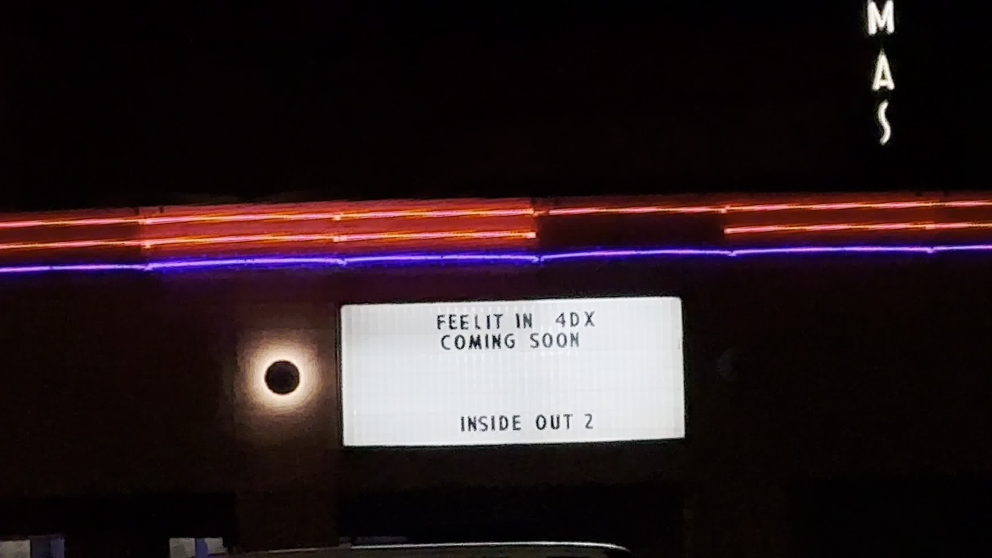 Video review of Regal Hollywood