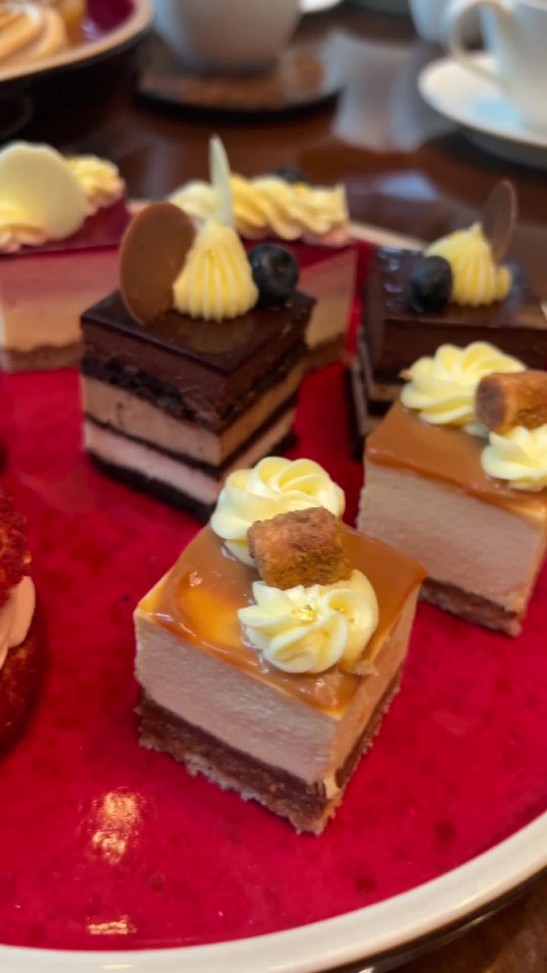 Video review of High Street Cafè