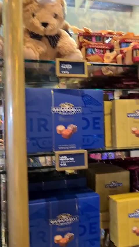 Video review of Ghirardelli Ice Cream & Chocolate Shop